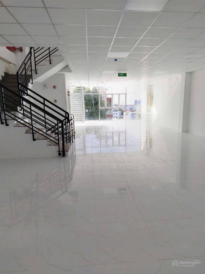 Giá đã giảm, cho thuê tòa nhà 6 tầng, ngang hơn 8m, mặt tiền trần hưng đạo, trung tâm tp cần thơ