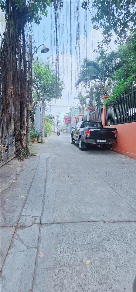 Cg lô đất 1/ lê văn việt  vincom plaza  đh giao thông vận tải  132m2 6,9x19,2 xây village chỉ 8đ