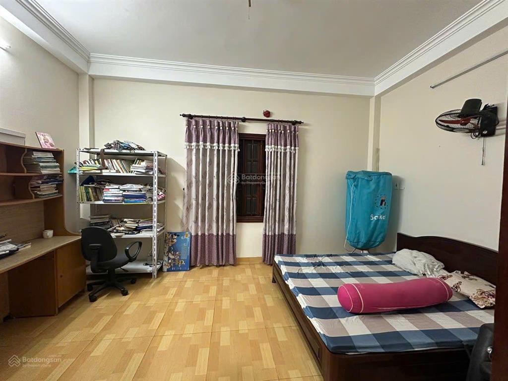Nhà mặt phố khu đô thị xa la, 2 ô tô tránh nhau thoải mái