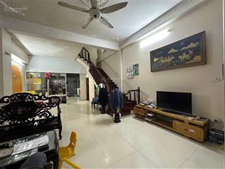 Nhà mặt phố khu đô thị xa la, 2 ô tô tránh nhau thoải mái