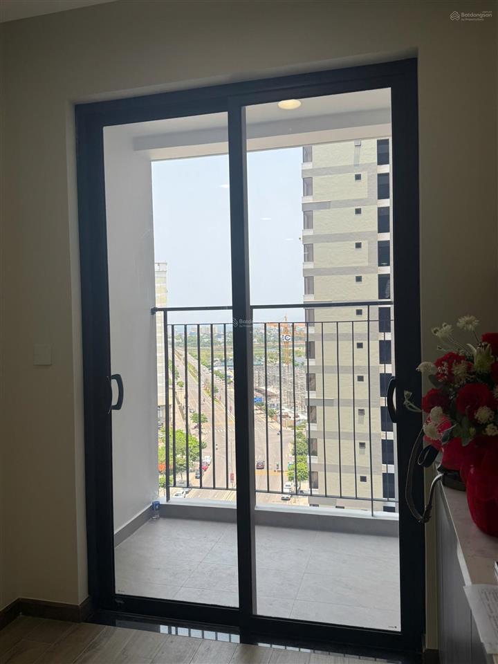 Chính chủ bán nhanh căn 2 pn fpt plaza 3, nhà mới 100%, dòng tiền 12tr/th, ban công hướng đông