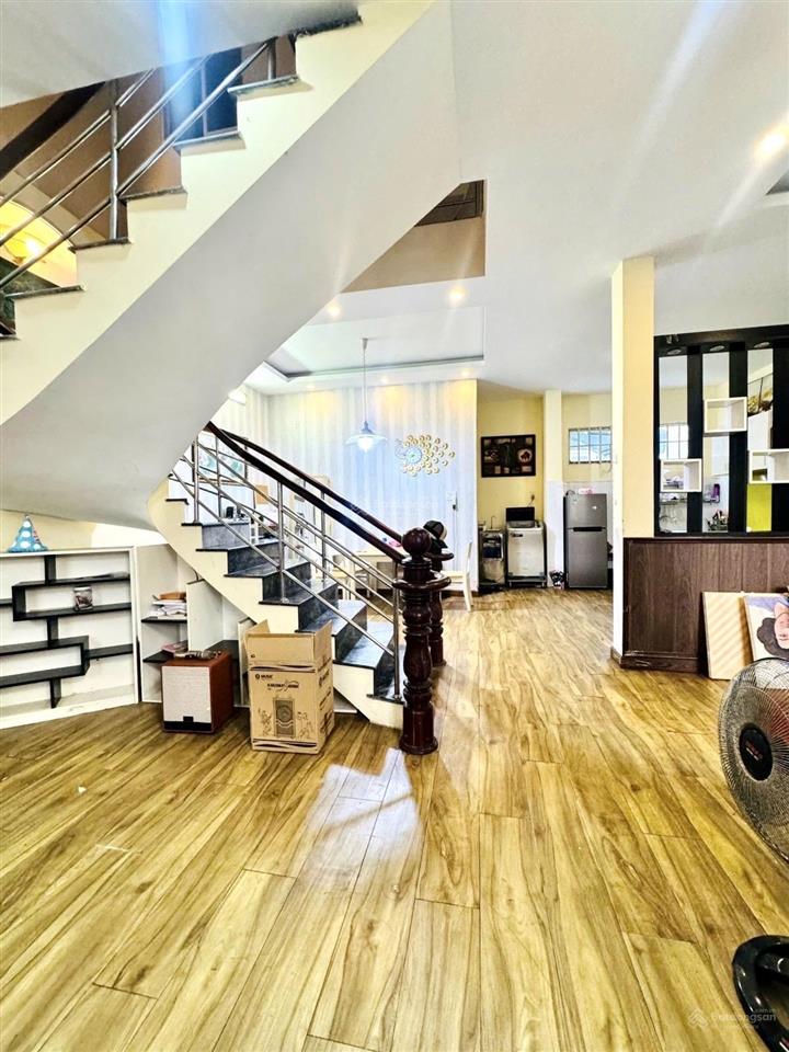 Bán nhà lê văn lương q7  95m²  8m x 12m  2 tầng (1 trệt 1 lầu)  giá 9.1 tỷ
