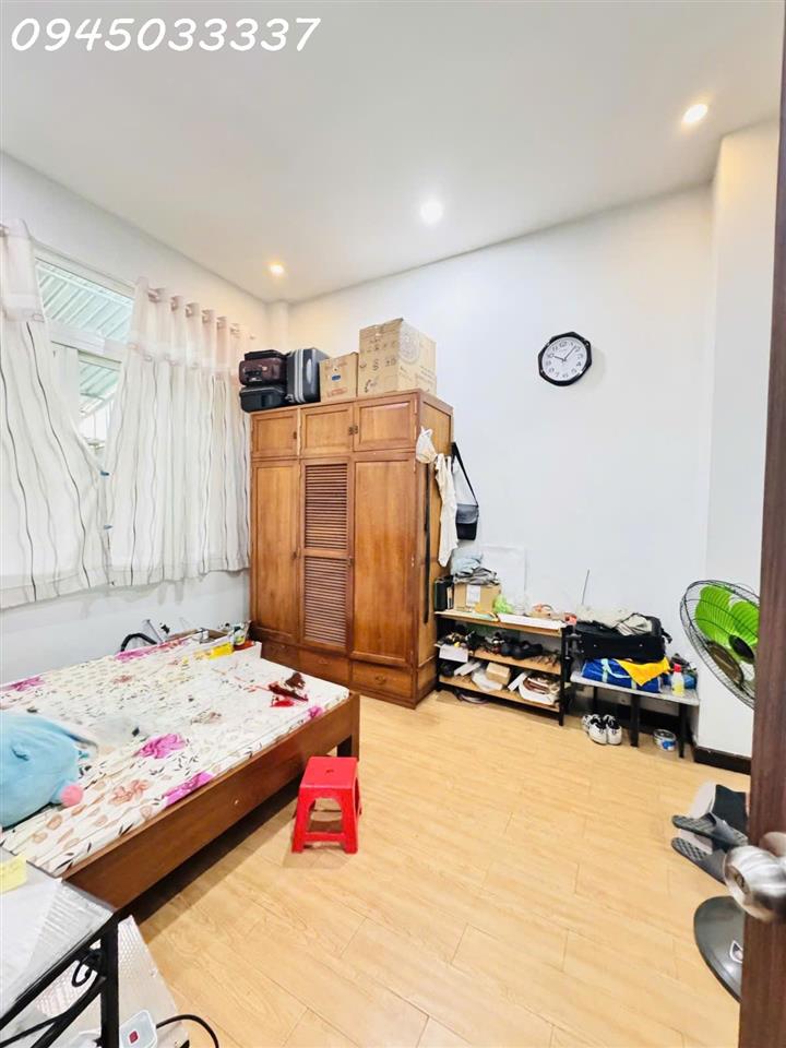 Bán CHDV Đường Lê Thị Chợ, Quận 7, DT 213M2, 5 Tầng có TM, giá 42 tỷ
