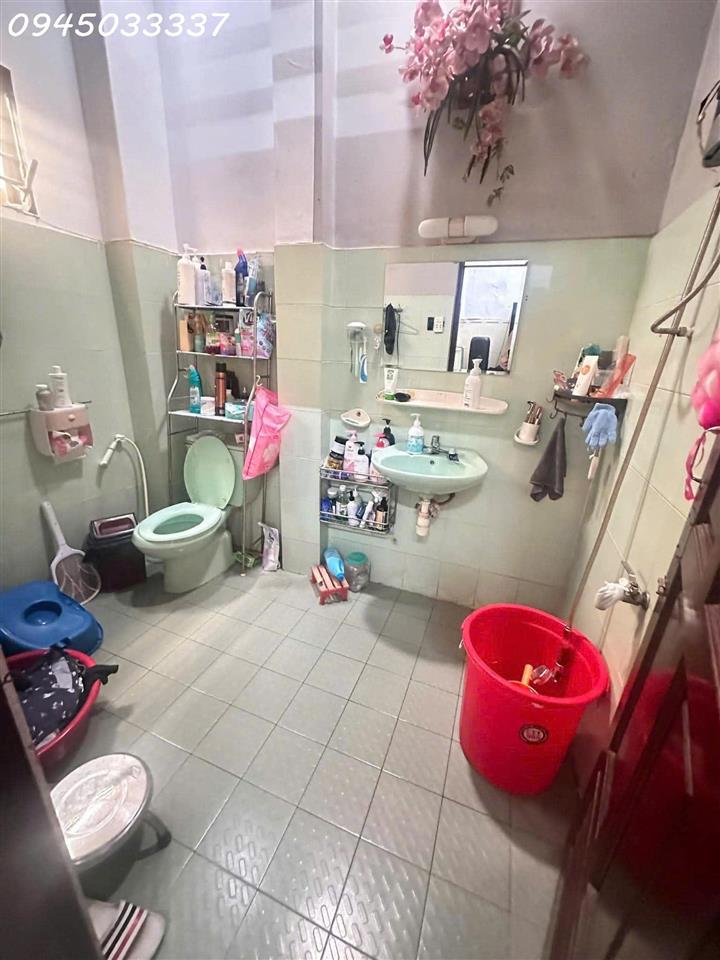 Bán nhà P. Phú Thuận, Quận 7, Dt đất 110m2 giá 6.99 tỷ (5.7m x 18m, nhà nở hậu) GPXD 4
