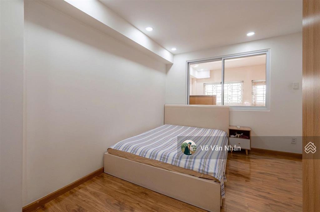 Cách phú mỹ hưng 5 phút, dtsd 150m (7.5m x 7.5m), nhà 2 tầng (tầng trệt + 1 lầu), giá 6,88 tỷ