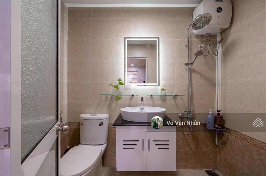 Cách phú mỹ hưng 5 phút, dtsd 150m (7.5m x 7.5m), nhà 2 tầng (tầng trệt + 1 lầu), giá 6,88 tỷ