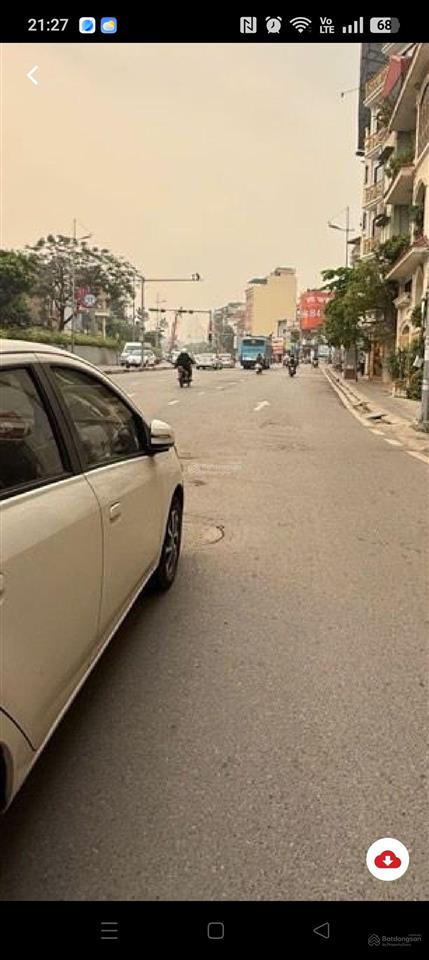 Nhà mặt phố, bố làm to chủ fo  mặt đường 40m ngay ngã ba xuân diệu  showroom cực đẹp .