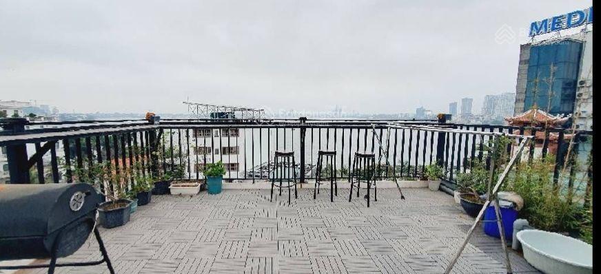 Lô góc  8 tầng ngõ trịnh công sơn tây hồ hà nội
dt 54m vuông vắn  thang máy mới.