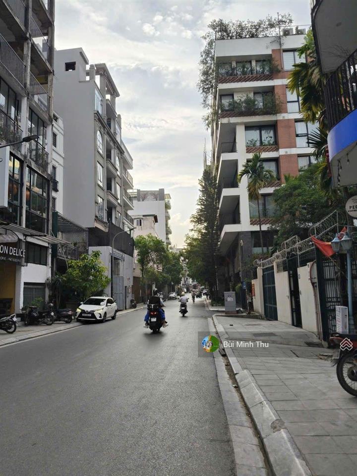 Nhà 7 tầng mặt phố tô ngọc vân quảng an tây hồ hà nội vị trí đắc địa trung tâm tây hồ.