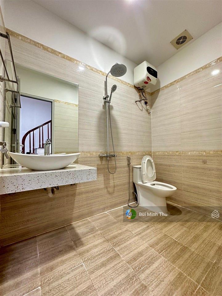 Nhà lô góc full nội thất  ở ngay  2 thoáng  gần phố  bạt ngàn tiện tích  sổ vuông đẹp