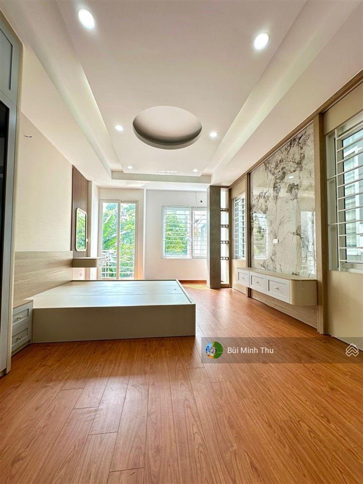 Nhà lô góc full nội thất  ở ngay  2 thoáng  gần phố  bạt ngàn tiện tích  sổ vuông đẹp