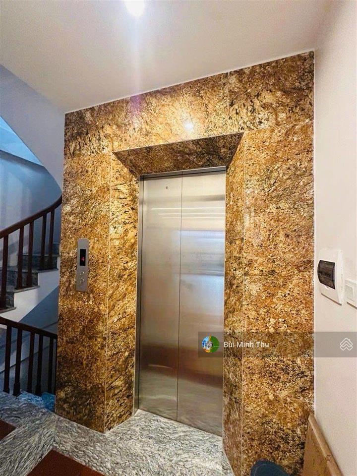 Nhà võ chí công  mặt ngõ rộng  vỉa hè ô tô tránh  kinh doanh đỉnh  thang máy  7 tầng  18,5 tỷ
