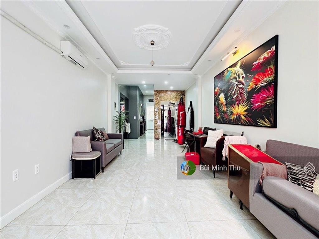 Nhà cầu giấy mặt ngõ rộng vỉa hè oto tránh  thang máy chạy vù vù kinh doanh đỉnh. 7 tầng 18,5