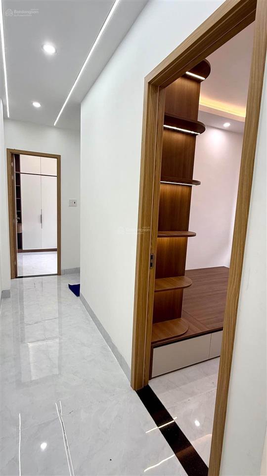 Bán nhà mặt tiền 8m  lô góc, hxh thông  kdc hiện hữu  quận 7  dân trí cao  2tầng  chỉ 4,39 tỷ
