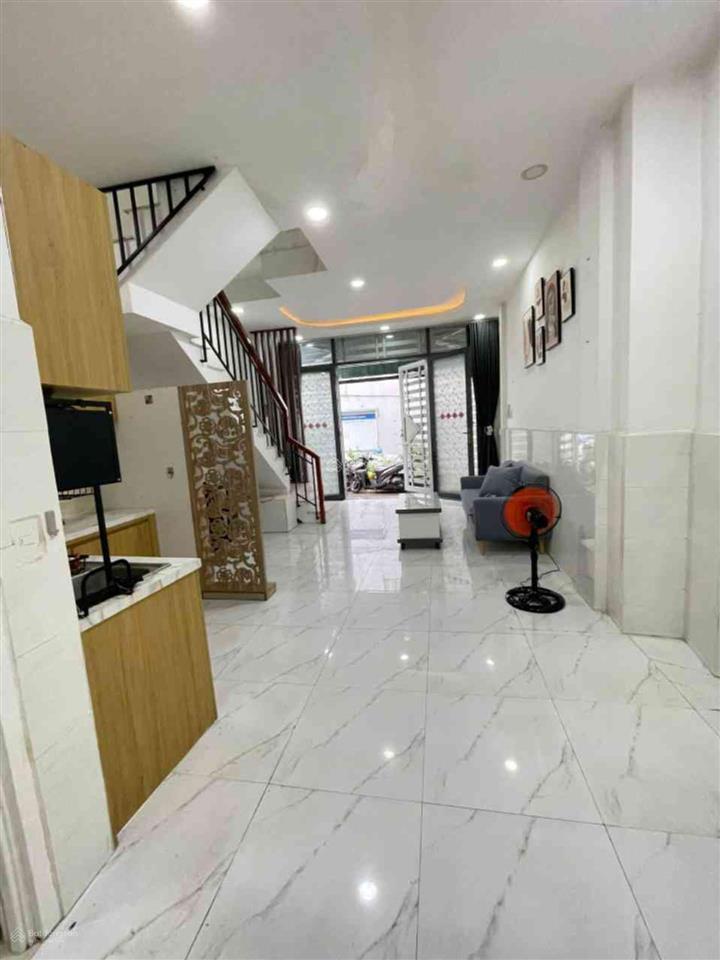 Bán nhà mặt tiền 4,5m x 8,5m  lô góc thoáng  quận 1 sát bên  kdc hiện hữu 2 tầng hc chỉ 4 tỷ x