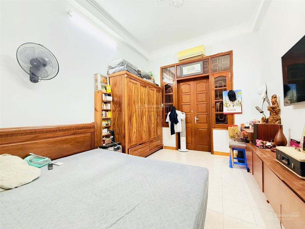 Bán nhà riêng quan hoa. ngõ nông, thẳng ra phố, ô tô dừng đỗ ngày đêm, 3 gác đỗ, kcbt, ko qh, 41m2