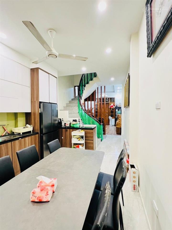 Bán nhà riêng quan hoa. ngõ nông, thẳng ra phố, ô tô dừng đỗ ngày đêm, 3 gác đỗ, kcbt, ko qh, 41m2