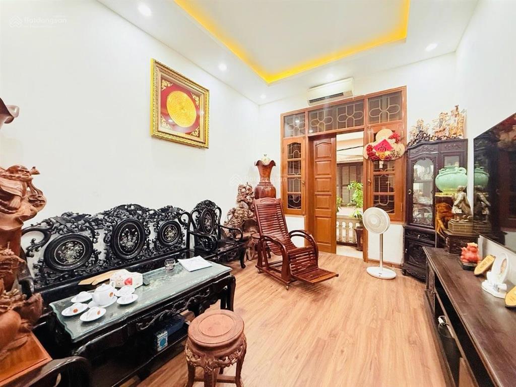 Bán nhà riêng quan hoa. ngõ nông, thẳng ra phố, ô tô dừng đỗ ngày đêm, 3 gác đỗ, kcbt, ko qh, 41m2