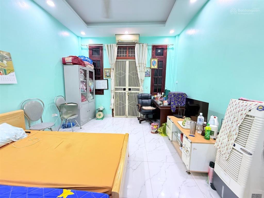 Kiếm đâu? nhà trần duy hưng, ngõ thông, trải nhựa, ô tô tránh gần, dân xây, ở/cho thuê, 40m2*5t