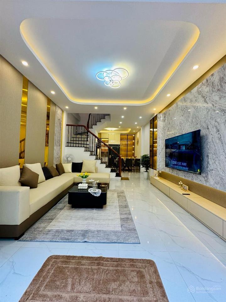 Giảm giá. nhà đẹp dân xây dương quảng hàm, ngõ thông tứ tung, 3 gác tránh, sát phố, thoáng, 42m2*5t