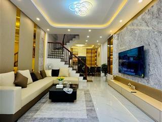 Giảm giá. nhà đẹp dân xây dương quảng hàm, ngõ thông tứ tung, 3 gác tránh, sát phố, thoáng, 42m2*5t