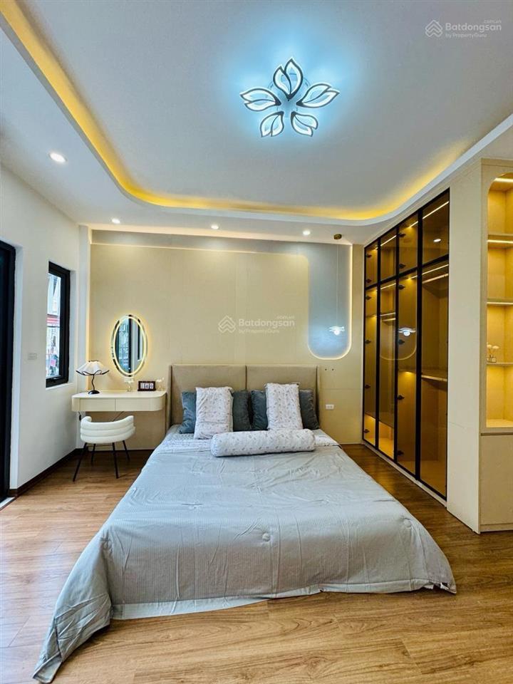 Giảm giá. nhà đẹp dân xây dương quảng hàm, ngõ thông tứ tung, 3 gác tránh, sát phố, thoáng, 42m2*5t