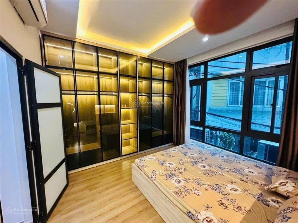 Nhỏ xinh nhà xuân thủy. ngõ rộng 3m, 70m ra phố, kinh doanh, kcbt chắc chắn, sân xe, thoáng, 41m2
