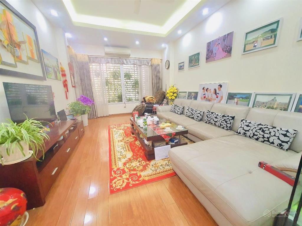 Nhà đẹp yên hoà. ngõ nông, siêu gần phố, 3 gác chạy ầm ầm, xung quanh thoáng sáng, ở/cho thuê, 44m2