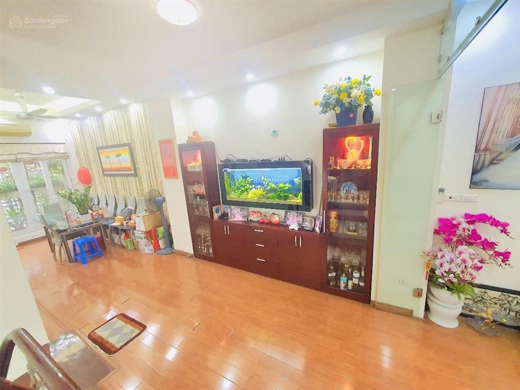 Nhà đẹp yên hoà. ngõ nông, siêu gần phố, 3 gác chạy ầm ầm, xung quanh thoáng sáng, ở/cho thuê, 44m2