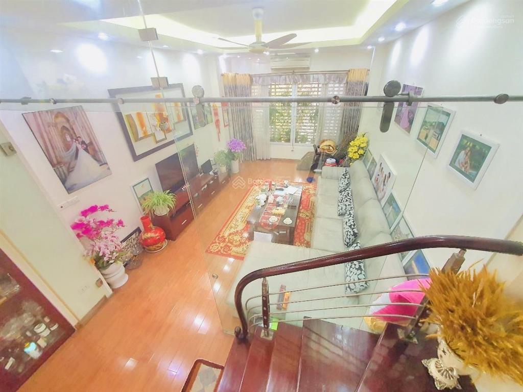 Nhà đẹp yên hoà. ngõ nông, siêu gần phố, 3 gác chạy ầm ầm, xung quanh thoáng sáng, ở/cho thuê, 44m2