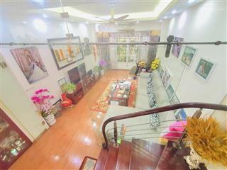 Nhà đẹp yên hoà. ngõ nông, siêu gần phố, 3 gác chạy ầm ầm, xung quanh thoáng sáng, ở/cho thuê, 44m2