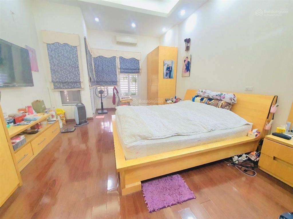 Nhà đẹp yên hoà. ngõ nông, siêu gần phố, 3 gác chạy ầm ầm, xung quanh thoáng sáng, ở/cho thuê, 44m2