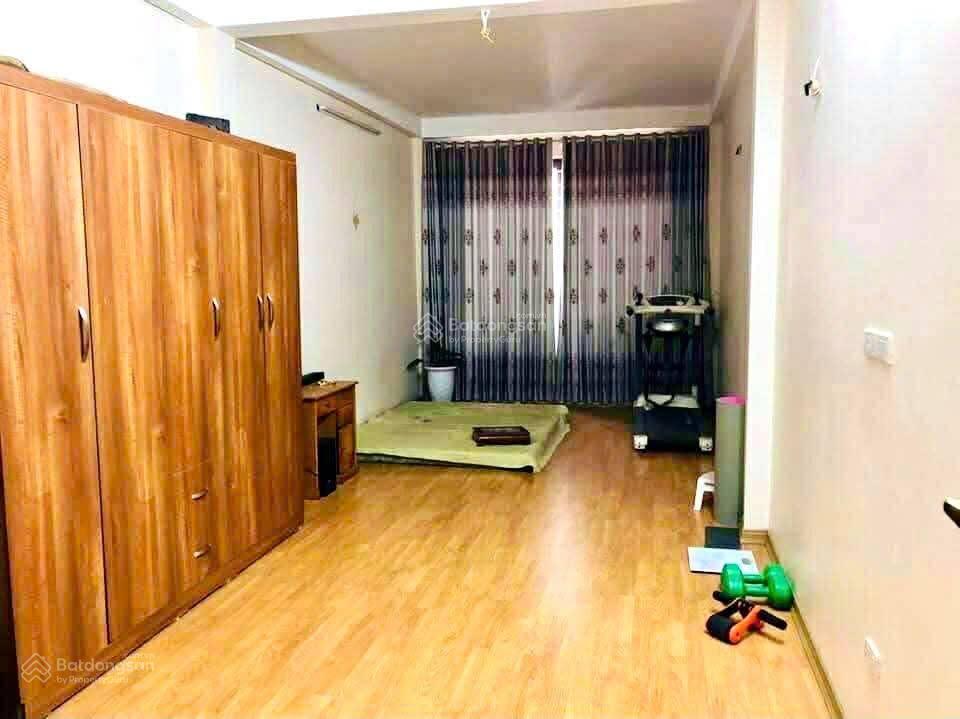 Nhà đẹp trần thái tông. 8,8 tỷ, 46m2. mặt ngõ thông, kinh doanh, ô tô đỗ gần, thoáng sáng, ở sướng