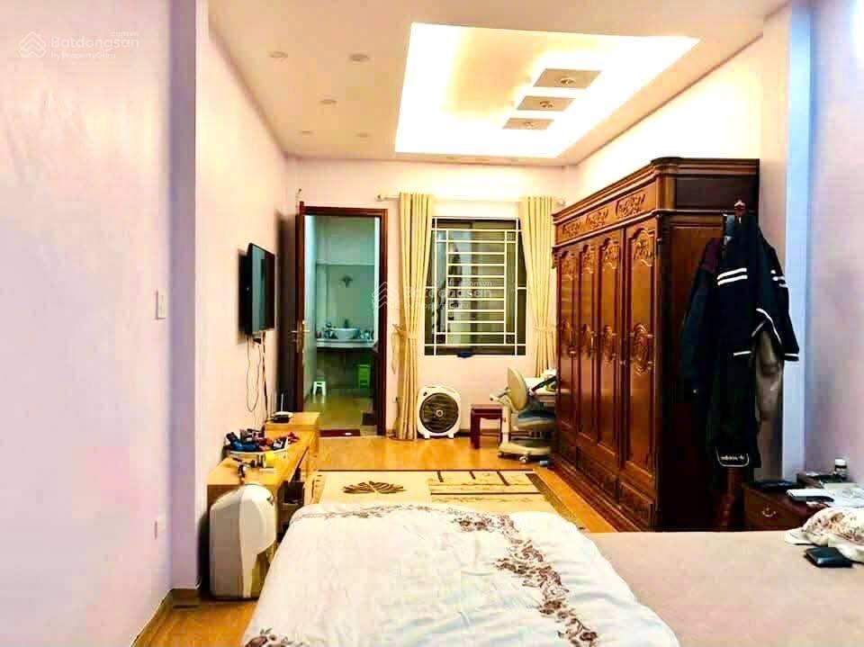 Nhà đẹp trần thái tông. 8,8 tỷ, 46m2. mặt ngõ thông, kinh doanh, ô tô đỗ gần, thoáng sáng, ở sướng