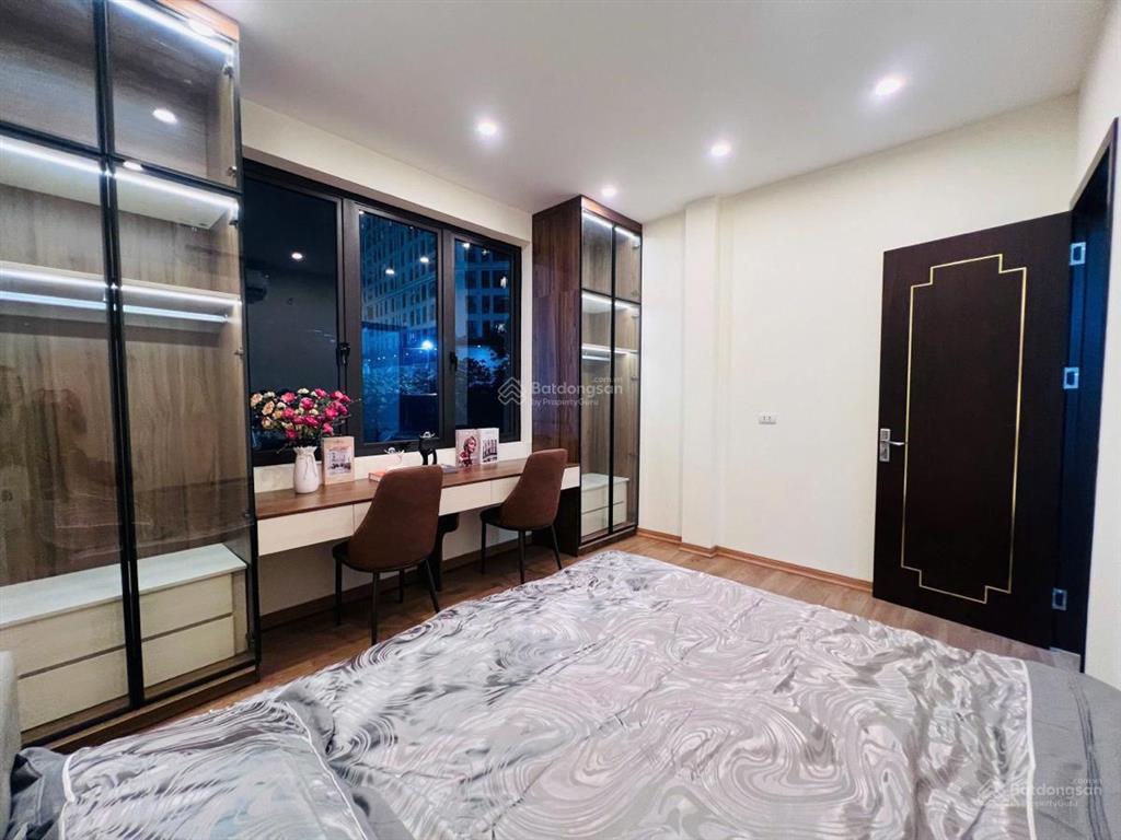 Giá cực tốt. nhà trần thái tông, dân ở giữ gìn, ngõ trải nhựa văn minh, 70m ra phố, ba gác đỗ, 50m2