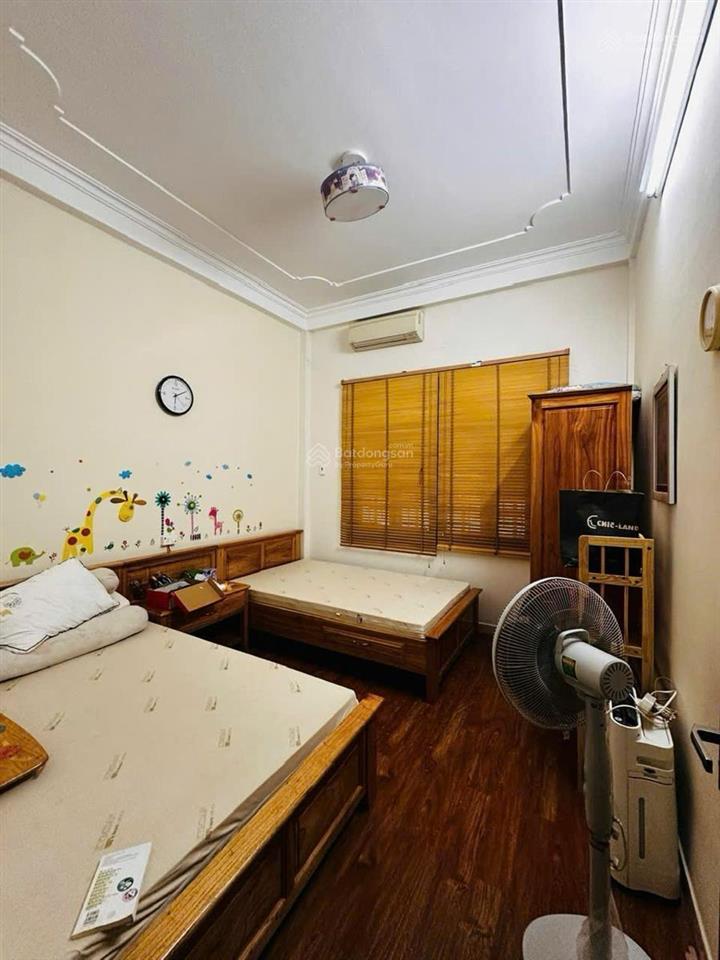 Mới. nhà đẹp quan hoa, ngõ nông, 1 phút ra phố, ba gác đỗ cửa, dân xây 2 thoáng, móng 7 tầng, 41m2