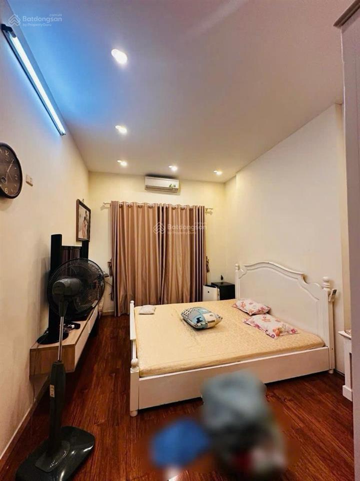 Mới. nhà đẹp quan hoa, ngõ nông, 1 phút ra phố, ba gác đỗ cửa, dân xây 2 thoáng, móng 7 tầng, 41m2