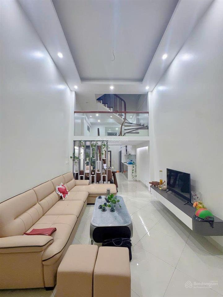 Lô góc quan hoa. nhà 2 mặt tiền, kinh doanh đỉnh, thoáng sáng, ngõ thông, 3 gác đỗ cửa, 20m ra ô tô