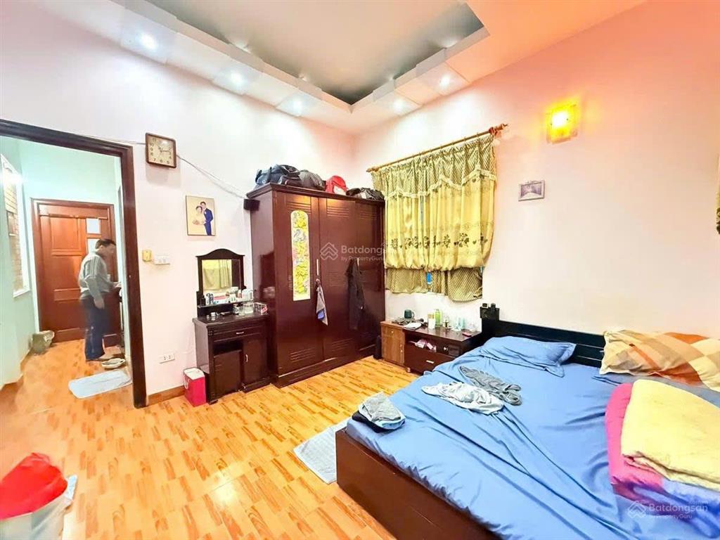 Giá tốt. nhà đẹp cầu giấy, ngõ thông tứ tung, ba gác đỗ cửa, lô góc thoáng sáng, sân xe, 44m2*5t