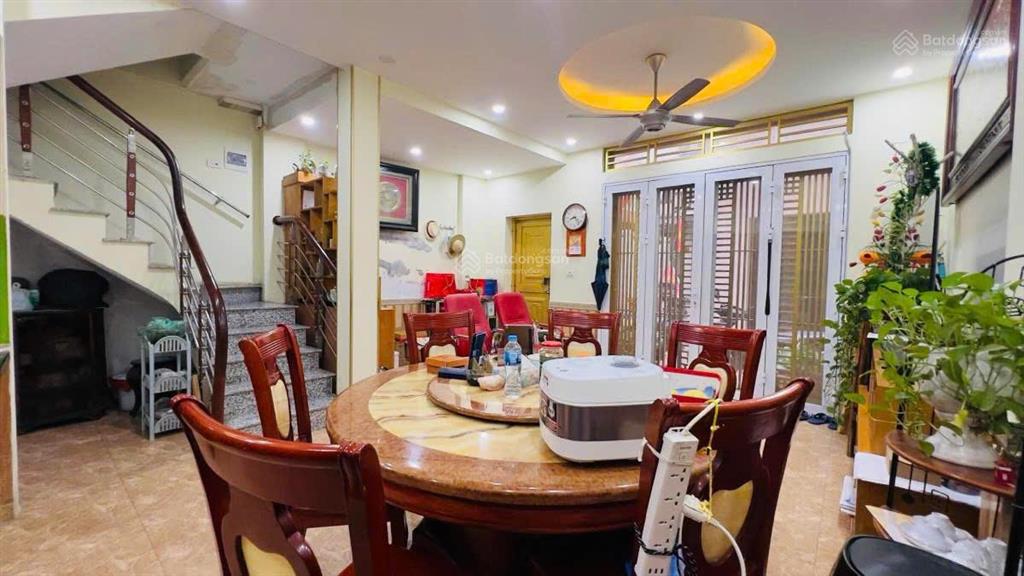 Bán nhà riêng nguyễn khánh toàn. lô góc 2 thoáng, sân riêng, ngõ nông, ô tô tránh chỉ 50m, 42m2*5t