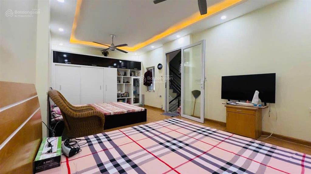 Bán nhà riêng nguyễn khánh toàn. lô góc 2 thoáng, sân riêng, ngõ nông, ô tô tránh chỉ 50m, 42m2*5t