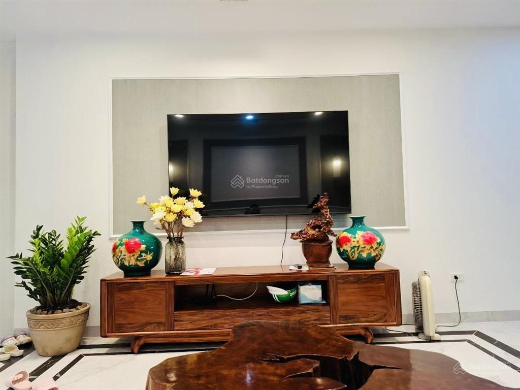 Hoa hậu thang máy nguyễn khang. ngõ thông cầu giấy, ra phố 50m, kd, xây mới tinh, full nt, 45m2*7t
