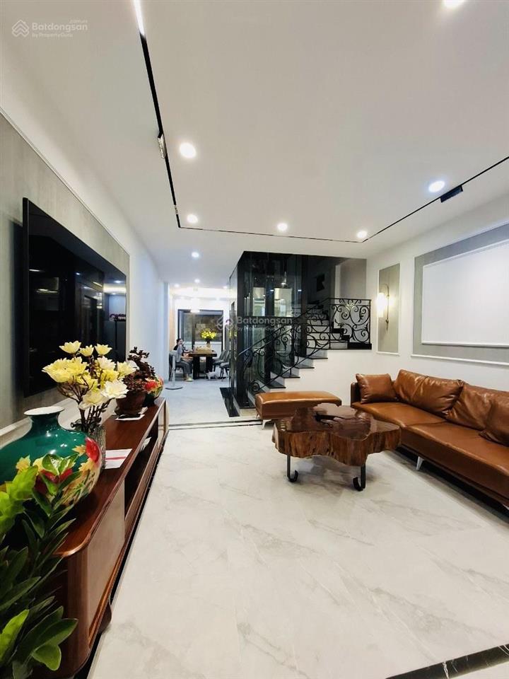 Hoa hậu thang máy nguyễn khang. ngõ thông cầu giấy, ra phố 50m, kd, xây mới tinh, full nt, 45m2*7t
