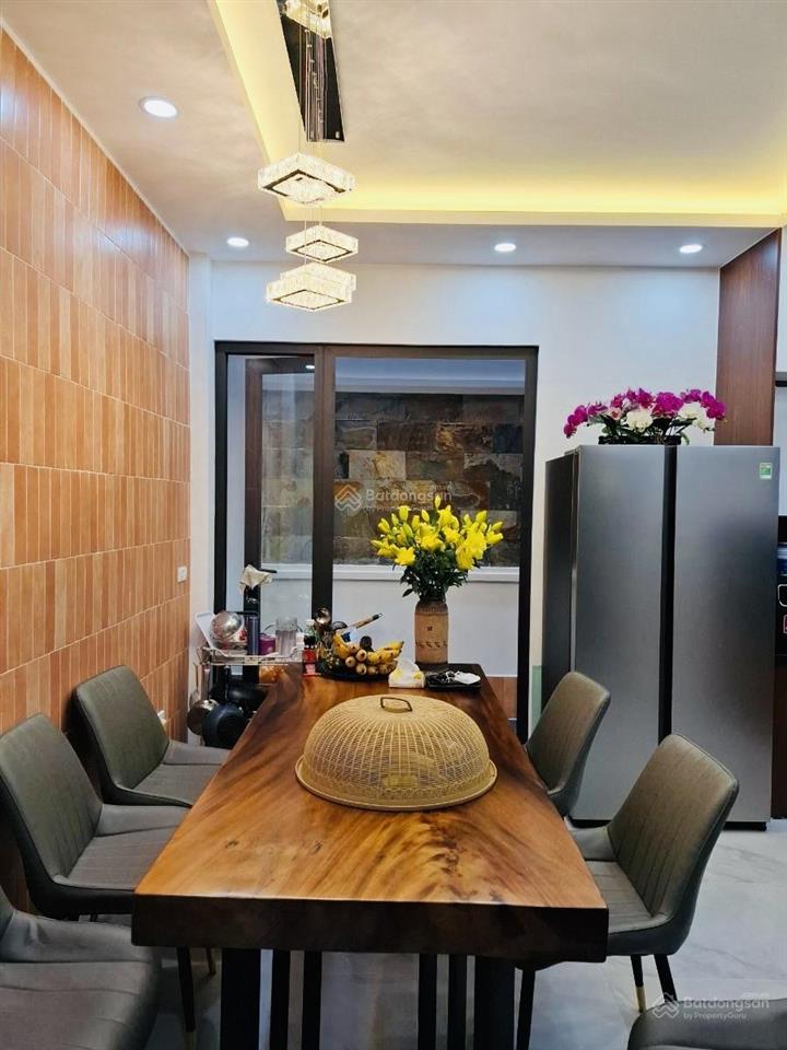 Hoa hậu thang máy nguyễn khang. ngõ thông cầu giấy, ra phố 50m, kd, xây mới tinh, full nt, 45m2*7t
