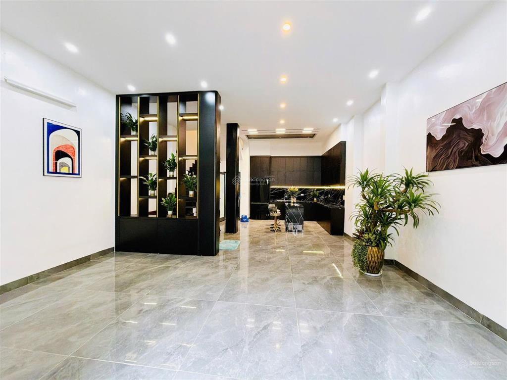 Tiền nhỏ nhưng có võ. lô góc 2 thoáng xuân thủy, mặt ngõ kinh doanh, ba gác thông, 70m ra phố. 50m2