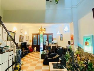 Quá rẻ. lô góc cầu giấy, ngõ thông, kinh doanh đa dạng, ô tô tránh 50m, xây kcbt, thoáng sáng, 41m2