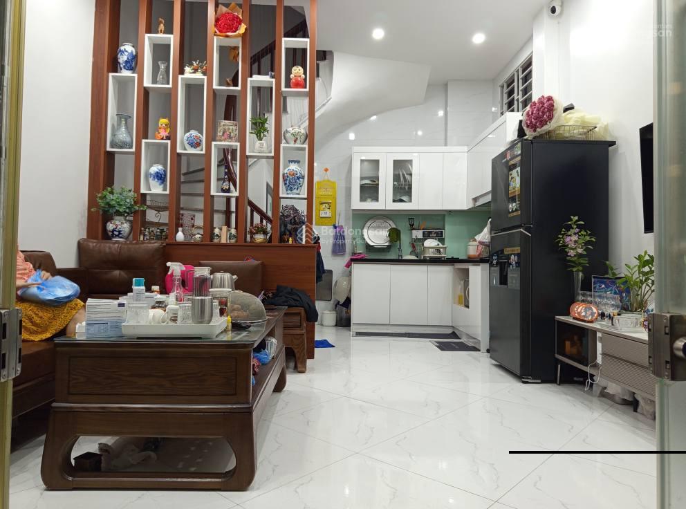 Bán nhà phố xuân thủy! ngõ thông kinh doanh, ba gác tránh, ra phố 1 phút, nhà dân xây kcbt, 43m2*4t