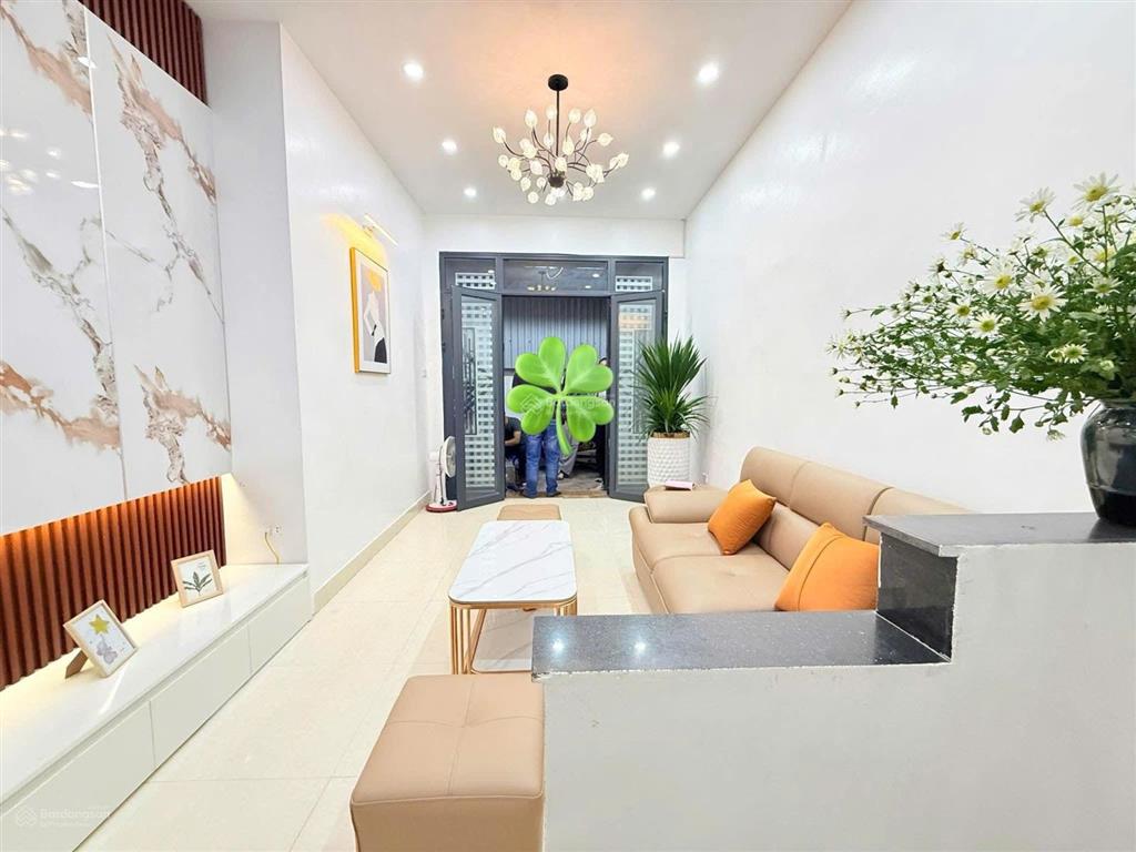 Bán nhà đẹp 5 tầng lạc long quân diện tích 32m2, ngõ nông gần phố, nội thất sang xịn, giá 9.2 tỷ