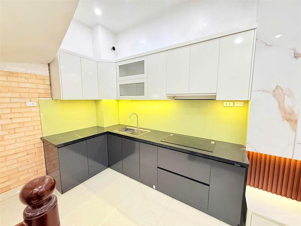 Bán nhà đẹp 5 tầng lạc long quân diện tích 32m2, ngõ nông gần phố, nội thất sang xịn, giá 9.2 tỷ