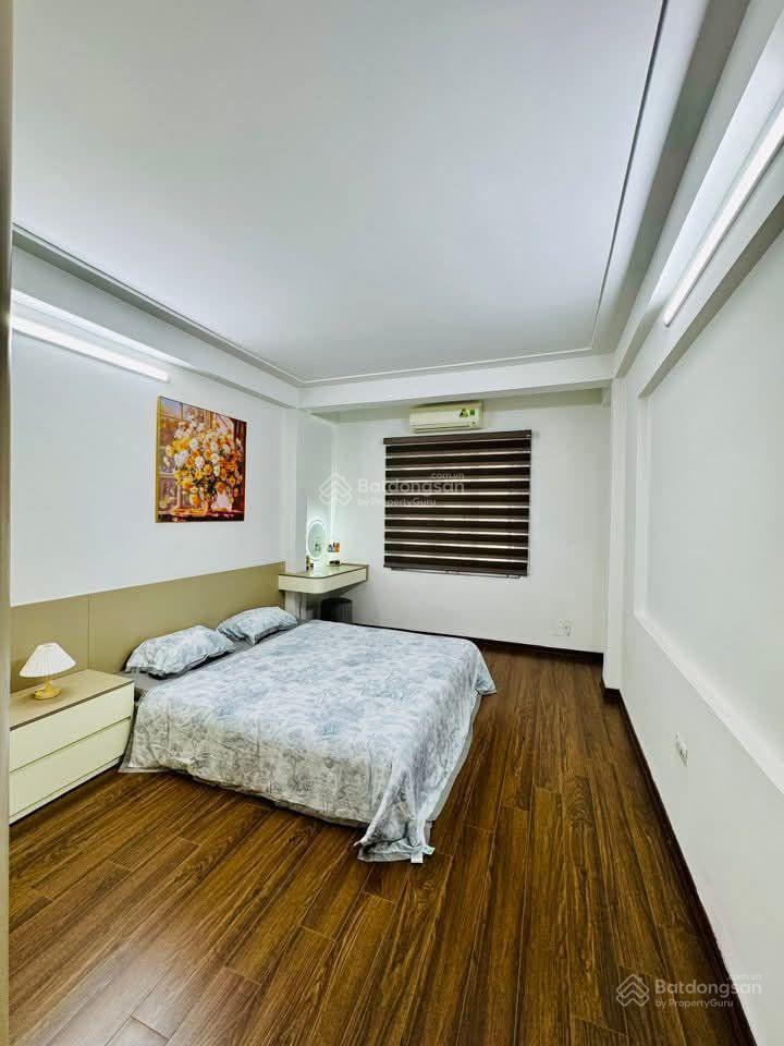 Hiếm! phường ngọc khánh, ngõ thông 3 gác tránh, trước nhà 3m, gần phố, tặng nt, ở ngay, 42m²*5t